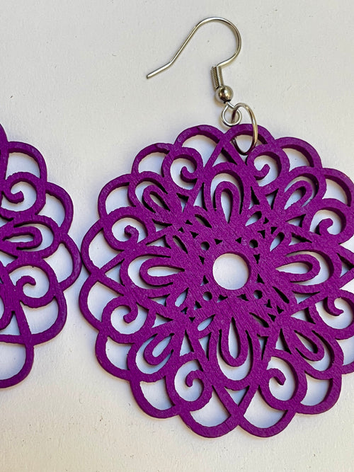 Lightweight wooden earrings - Purple